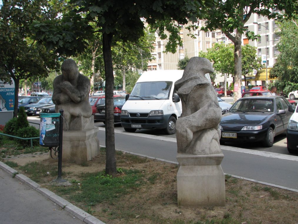 Statue u Bulevaru Oslobođenja