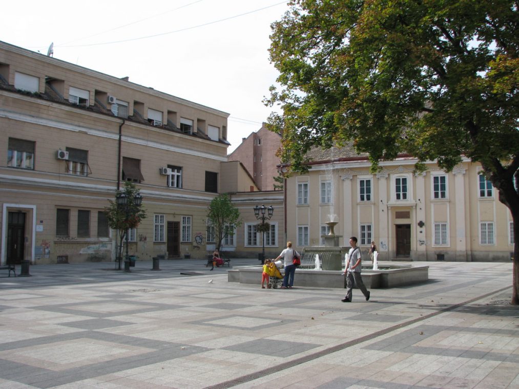 Manji trg iza katedrale